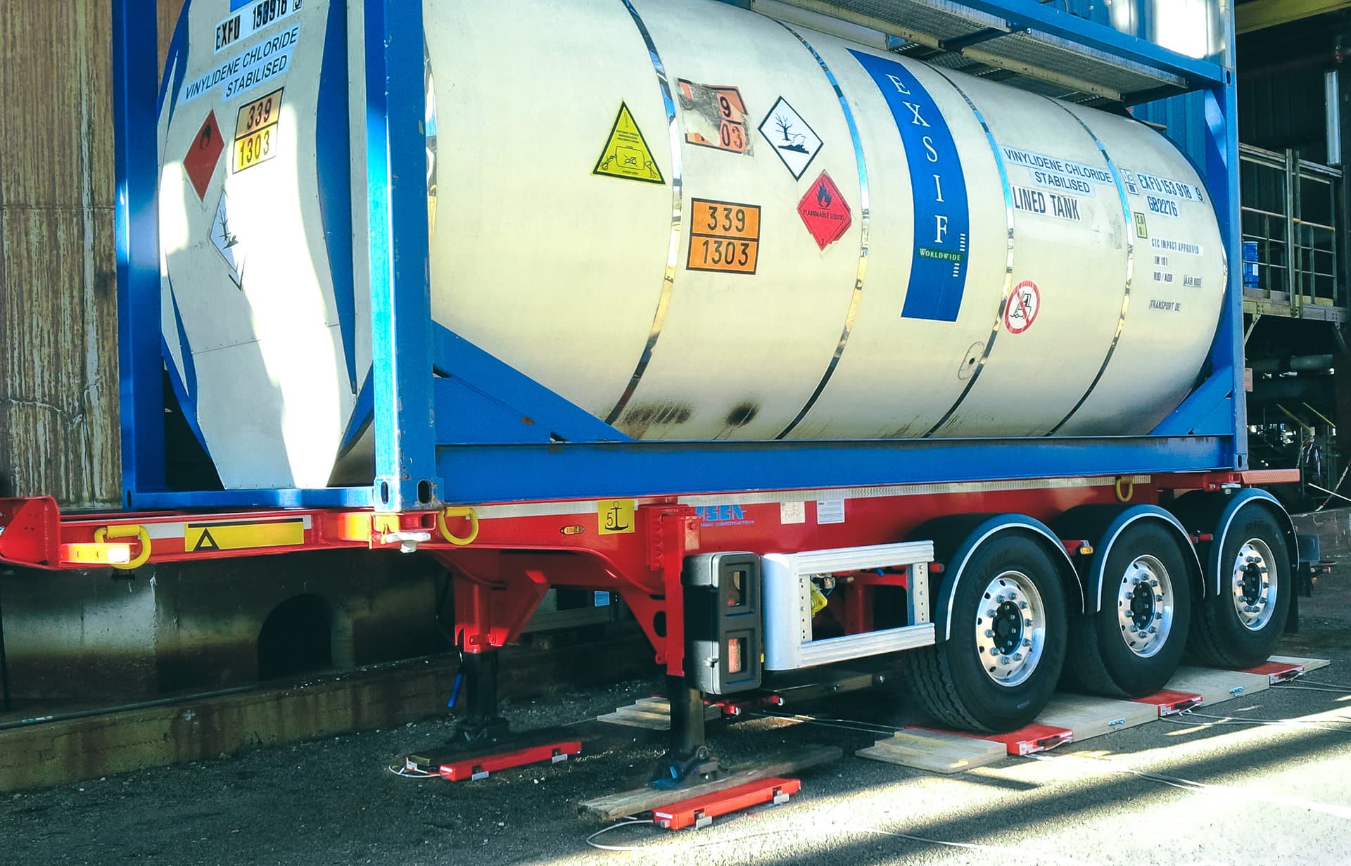 Mobile weighing tanker truck