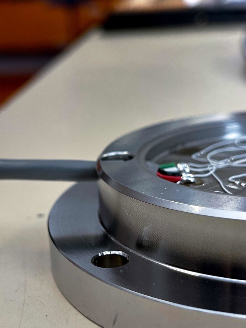 CABLAGE INDUSTRIEL BLINDÉ ET ÉTANCHE D'UN CAPTEUR DE PESAGE CAPTELS